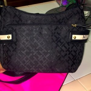 tommy hilfiger crossbody purse